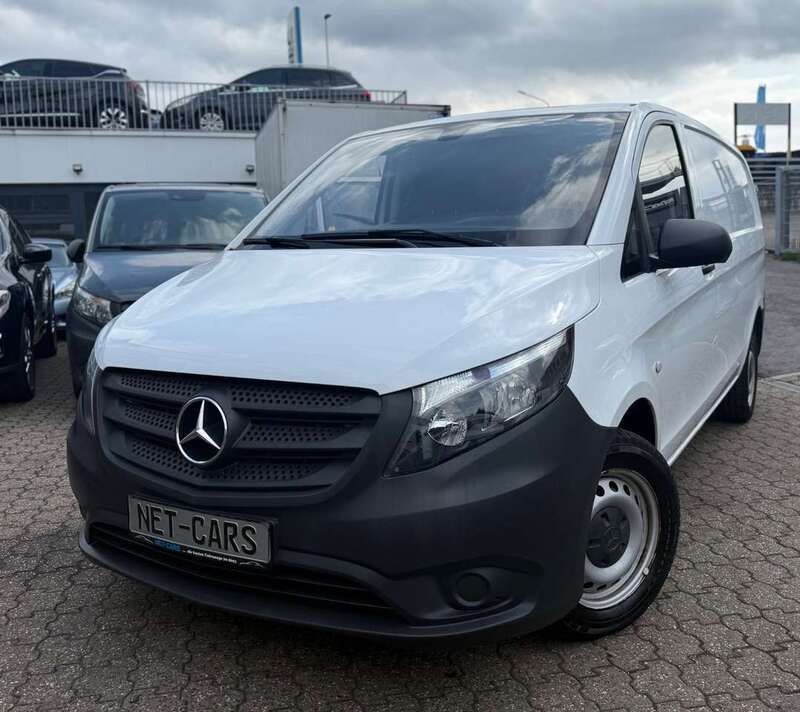 Weiß Gebraucht 2017 Mercedes Vito Van / Kleinbus | 13.800 € (Superpreis) - Bild 1/3