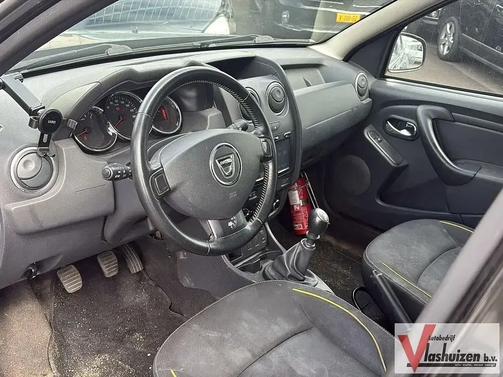 Gebraucht Dacia Duster Ambiance 132 PS (97 kW) 2015 Schwarz SUV