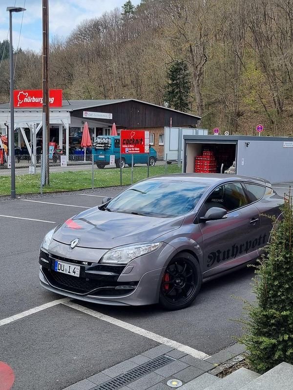 Gebraucht Renault Mégane Coupé 265 PS (194 kW) 2011 Silber Coupé
