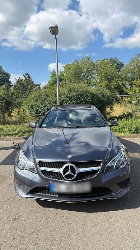 Grau Gebraucht 2015 Mercedes E320 Coupé | 19.500 € (Guter Preis) - Bild 1/4