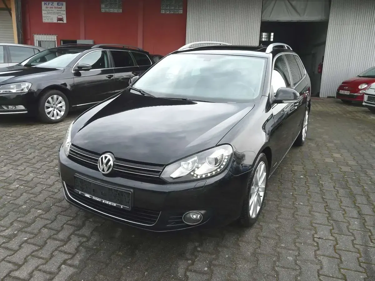 Gebraucht VW Golf VI Highline 105 PS (77 kW) 2011 Deep black perleffekt Kleinwagen