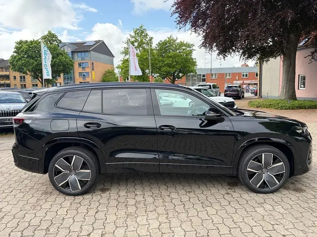 Gebraucht VW Tayron R-line 193 PS (141 kW) 2025 Grenadillschwarz metallic SUV
