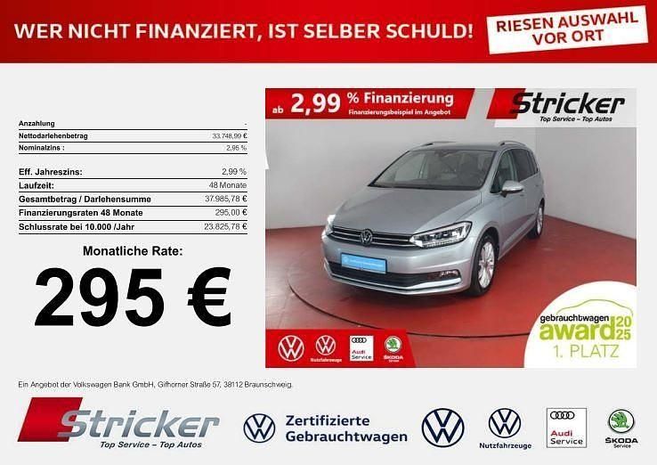 Silber (oyster silver metallic) Gebraucht 2024 VW Touran Highline Van / Kleinbus | 33.749 € (Fairer Preis) - Bild 1/4