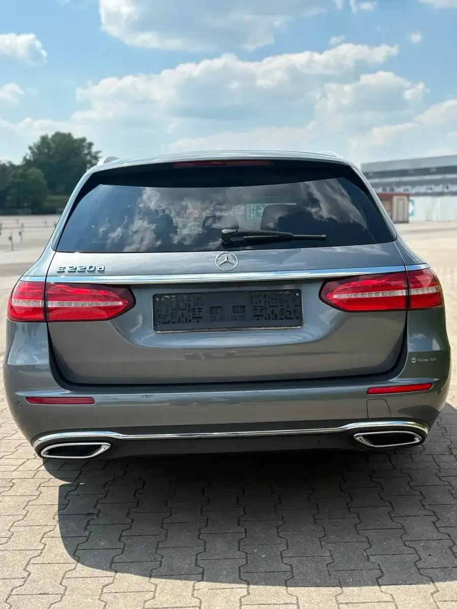 Second-hand Mercedes E220 194 CP (142 kW) 2018 Argintiu Break