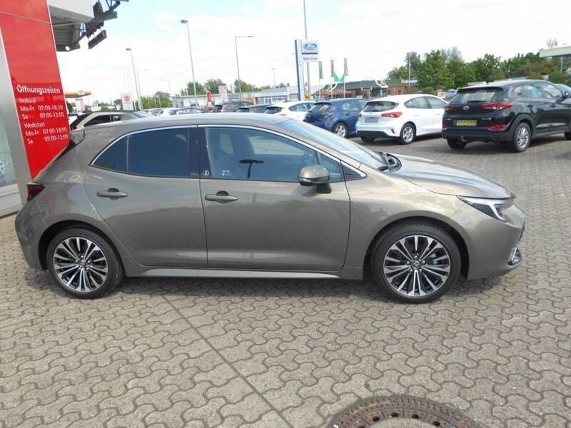 Gebraucht Toyota Corolla Team 122 PS (89 kW) 2023 Braun Limousine