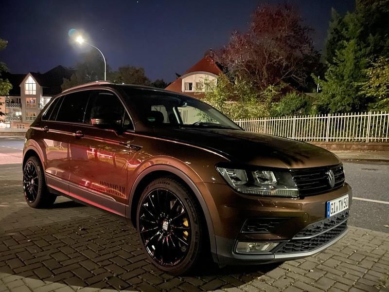 Braun Gebraucht 2017 VW Tiguan SUV | 17.499 € (Superpreis) - Bild 1/4