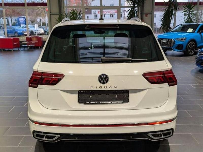 Gebraucht VW Tiguan R-line 150 PS (110 kW) 2023 Weiß SUV