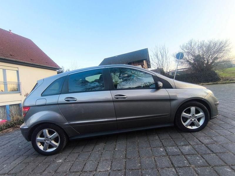 Gebraucht Mercedes B170 116 PS (85 kW) 2005 Grau Van / Kleinbus