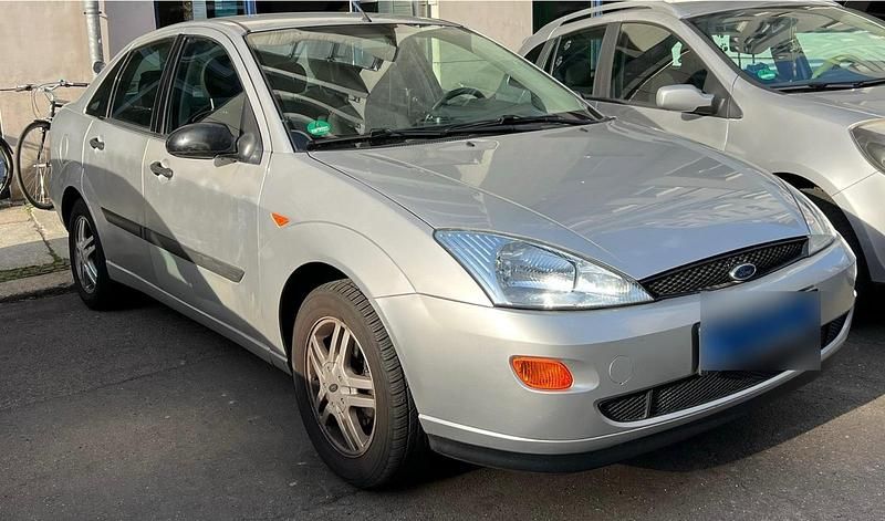 Usata Ford Focus 101 CV (74 kW) 2001 Grigio Berlina