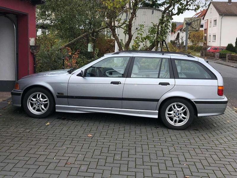 Silber Gebraucht 1996 BMW 320 Kombi | 7.000 € (Fairer Preis) - Bild 1/4