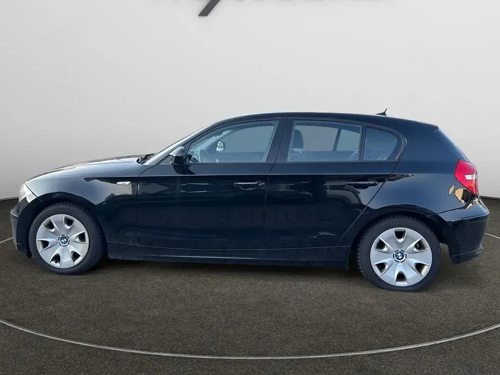 Gebraucht BMW 116 Efficient Dynamics 116 PS (85 kW) 2011 Schwarz Kleinwagen