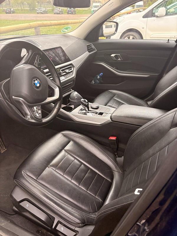 Gebraucht BMW 330e 292 PS (214 kW) 2019 Limousine
