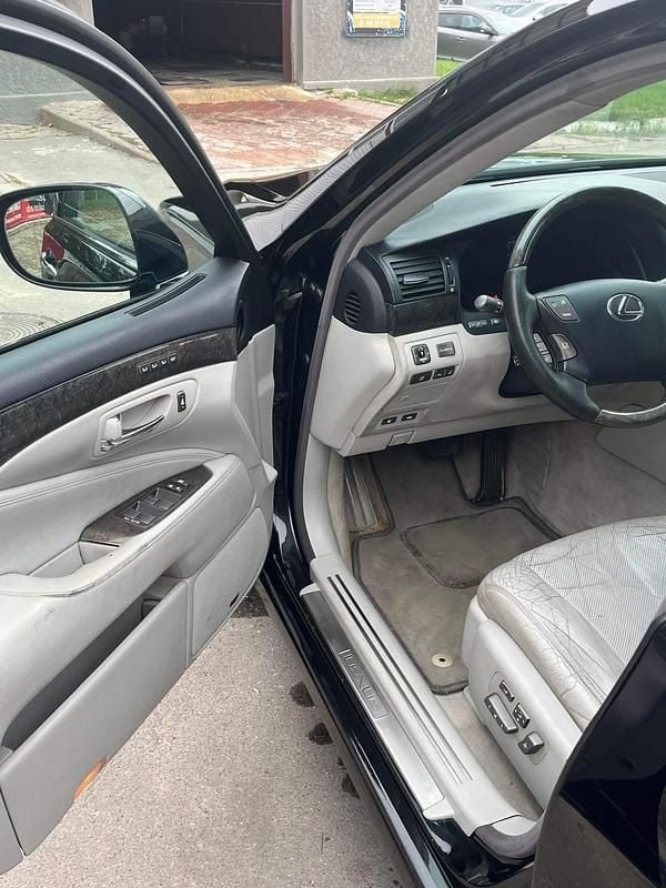 Schwarz Gebraucht 2007 Lexus LS460 Limousine | 6.999 € - Bild 1/4