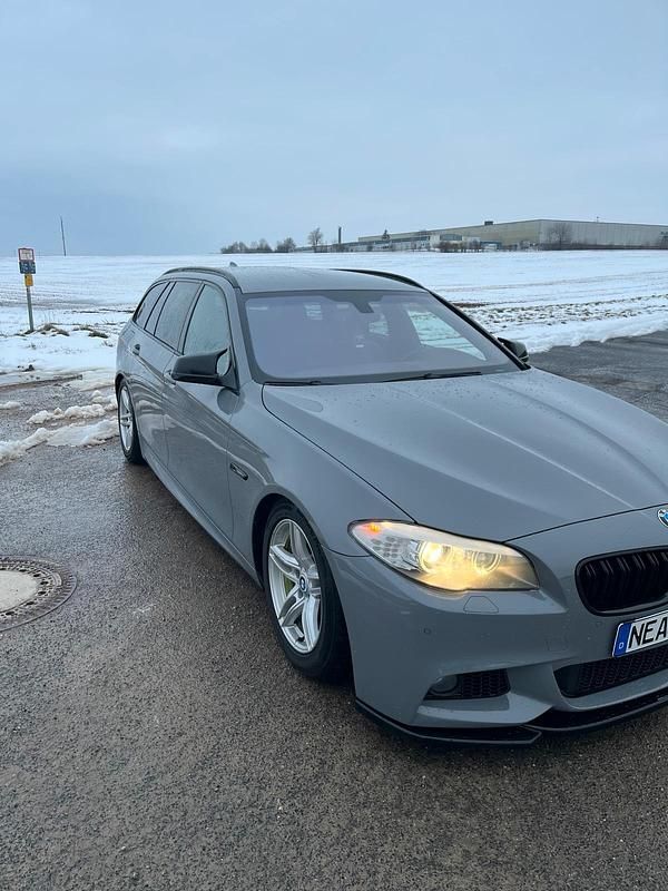Gebraucht BMW 530 258 PS (189 kW) 2012 Grau Kombi