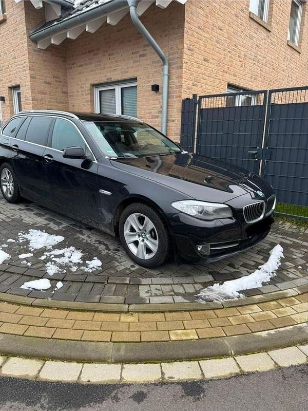 Schwarz Gebraucht 2010 BMW 530 Kombi | 9.900 € (Fairer Preis) - Bild 1/4