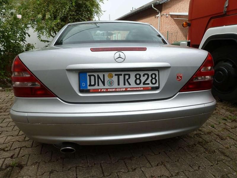 Gebraucht Mercedes SLK200 163 PS (119 kW) 2002 Silber Cabrio