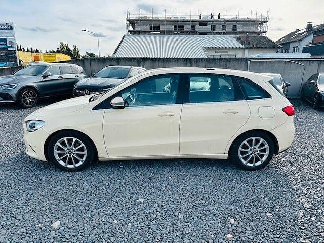 Gebraucht Mercedes B180 116 PS (85 kW) 2020 Gelb Van / Kleinbus