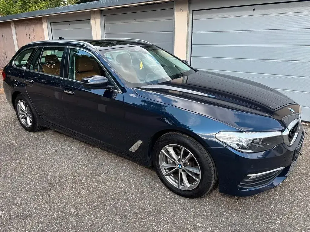 Gebraucht BMW 520 Sport Line 190 PS (139 kW) 2018 Blau Kombi