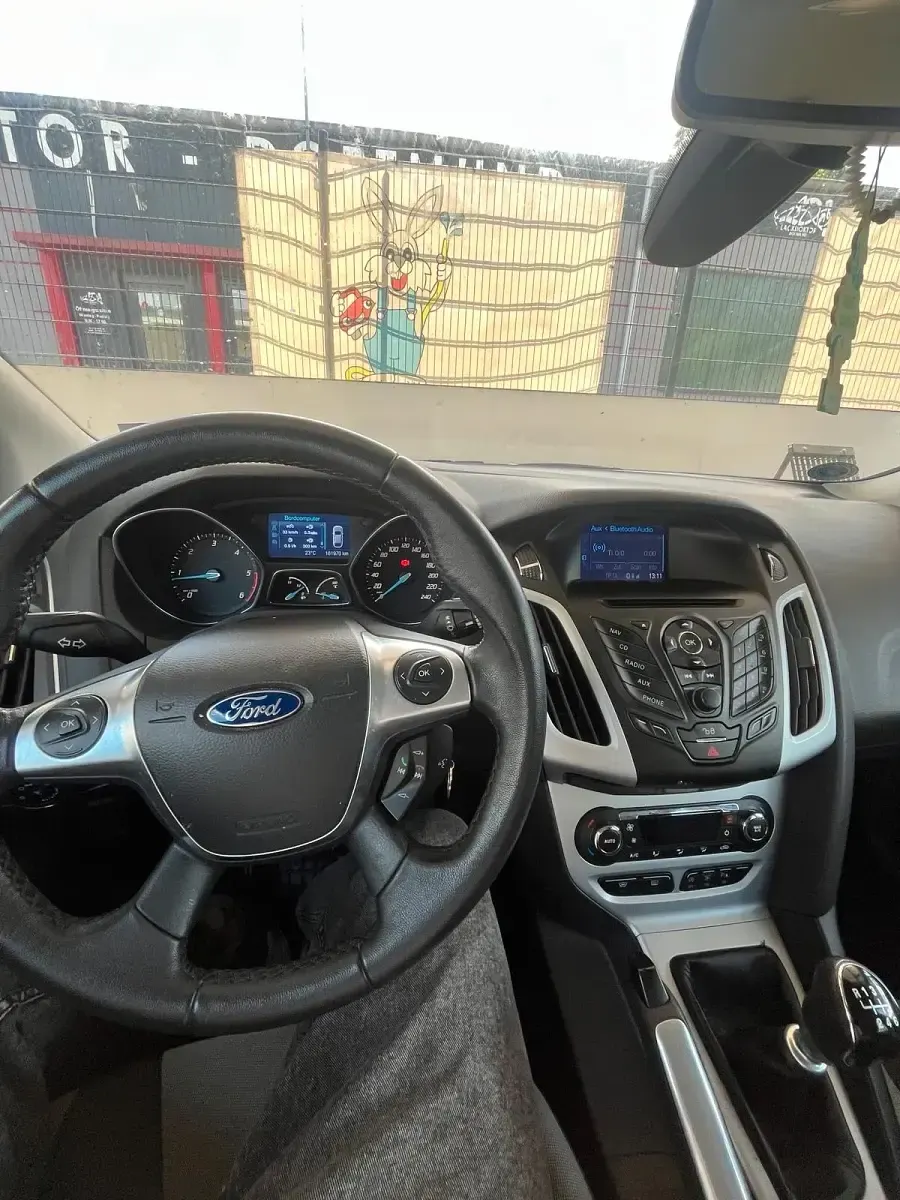 Gebraucht Ford Focus 116 PS (85 kW) 2012 Grau Kombi