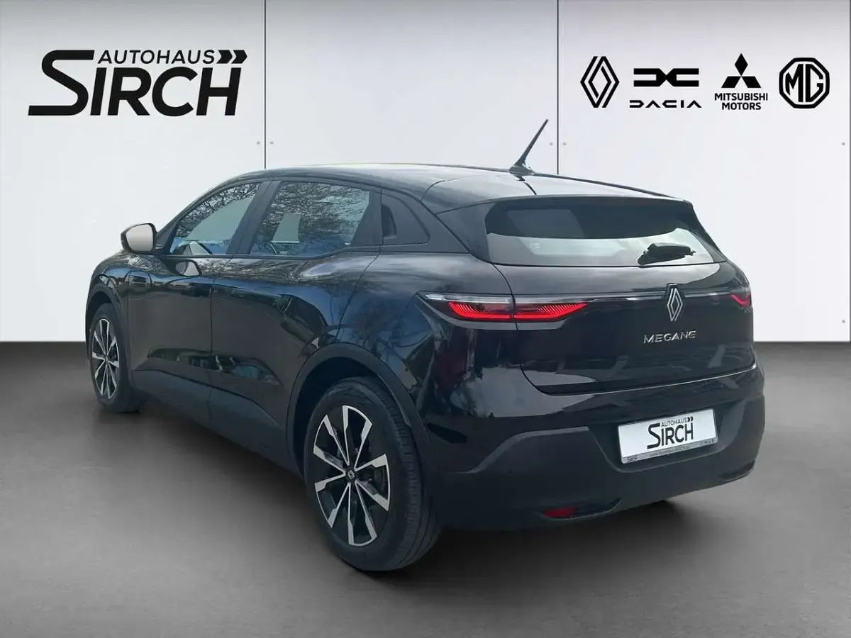 Używany Renault Megane E-Tech Evolution 96 kW (131 KM) 2023 Czarny Sedan/Limuzyna