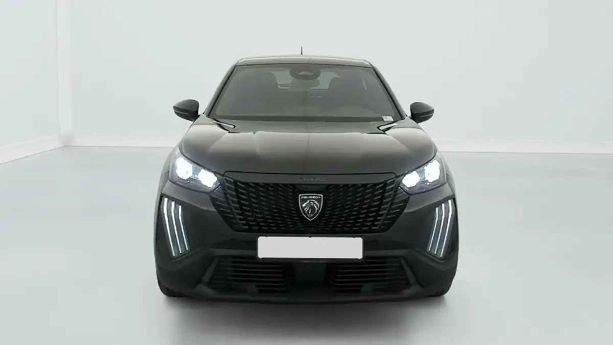 Gebraucht Peugeot 2008 Style 102 PS (75 kW) 2025 Schwarz (noir perla nera) SUV
