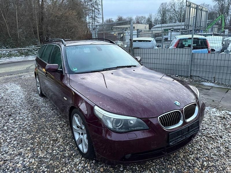 Gebraucht BMW 525 Sport Line 218 PS (160 kW) 2005 Rot Kombi