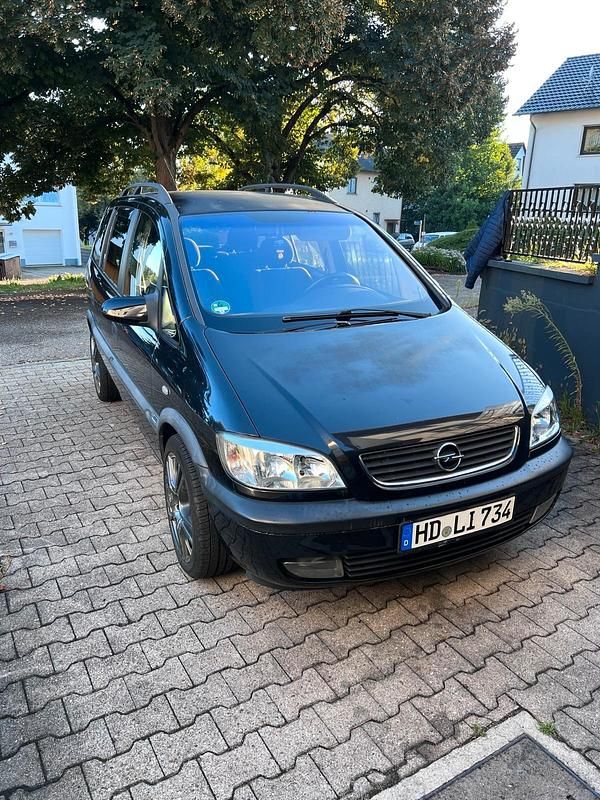 Schwarz Gebraucht 2000 Opel Zafira Van / Kleinbus | 1.000 € (Guter Preis) - Bild 1/4