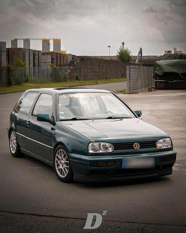 Gebraucht VW Golf III 75 PS (55 kW) 1997 Grün Kleinwagen