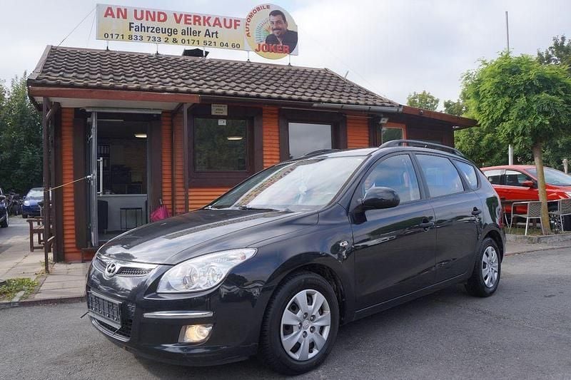 Schwarz Gebraucht 2009 Hyundai i30 Style Kombi | 1.990 € (Guter Preis) - Bild 1/4