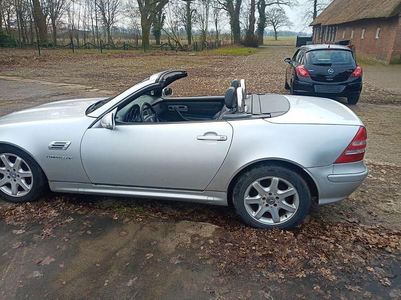 Gebraucht Mercedes SLK200 163 PS (119 kW) 2004 Silber Cabrio