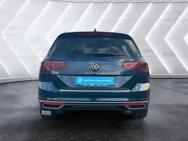 Gebraucht VW Passat Elegance 190 PS (139 kW) 2022 Blau Kombi