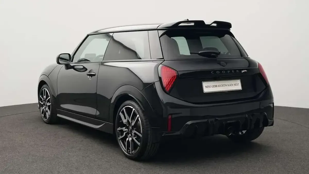 Gebraucht Mini John Cooper Works 231 PS (169 kW) 2025 Schwarz Kleinwagen
