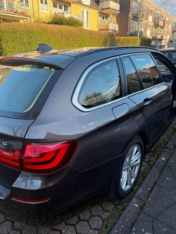 Gebraucht BMW 525 Comfort Edition 218 PS (160 kW) 2012 Braun Kombi