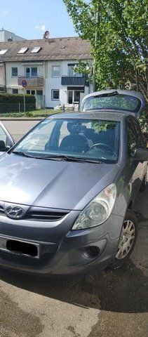 Gebraucht Hyundai i20 Classic 78 PS (57 kW) 2009 Silber metallic Kleinwagen