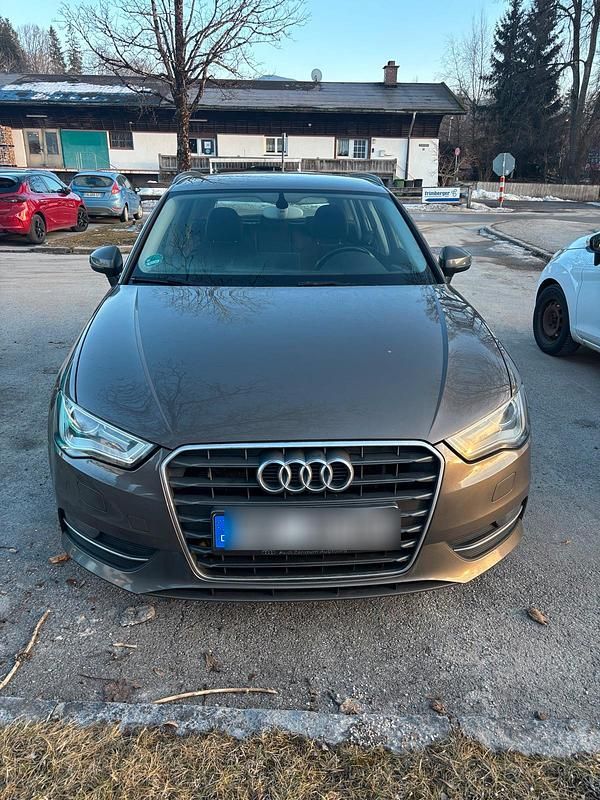 Gebraucht Audi A3 Comfort 105 PS (77 kW) 2014 Braun Limousine