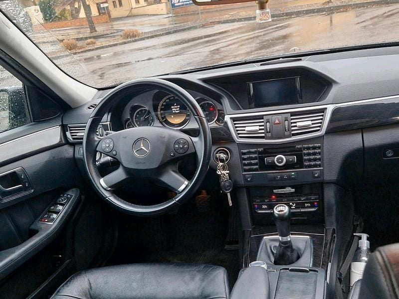 Usata Mercedes E220 170 CV (125 kW) 2012 Nero Station wagon