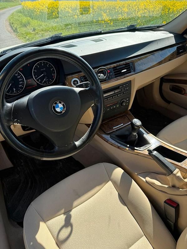 Usata BMW 325 218 CV (160 kW) 2005 Argento Berlina