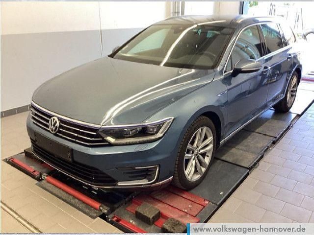 Blau Gebraucht 2018 VW Passat GTE Kombi | 18.990 € (Guter Preis) - Bild 1/3