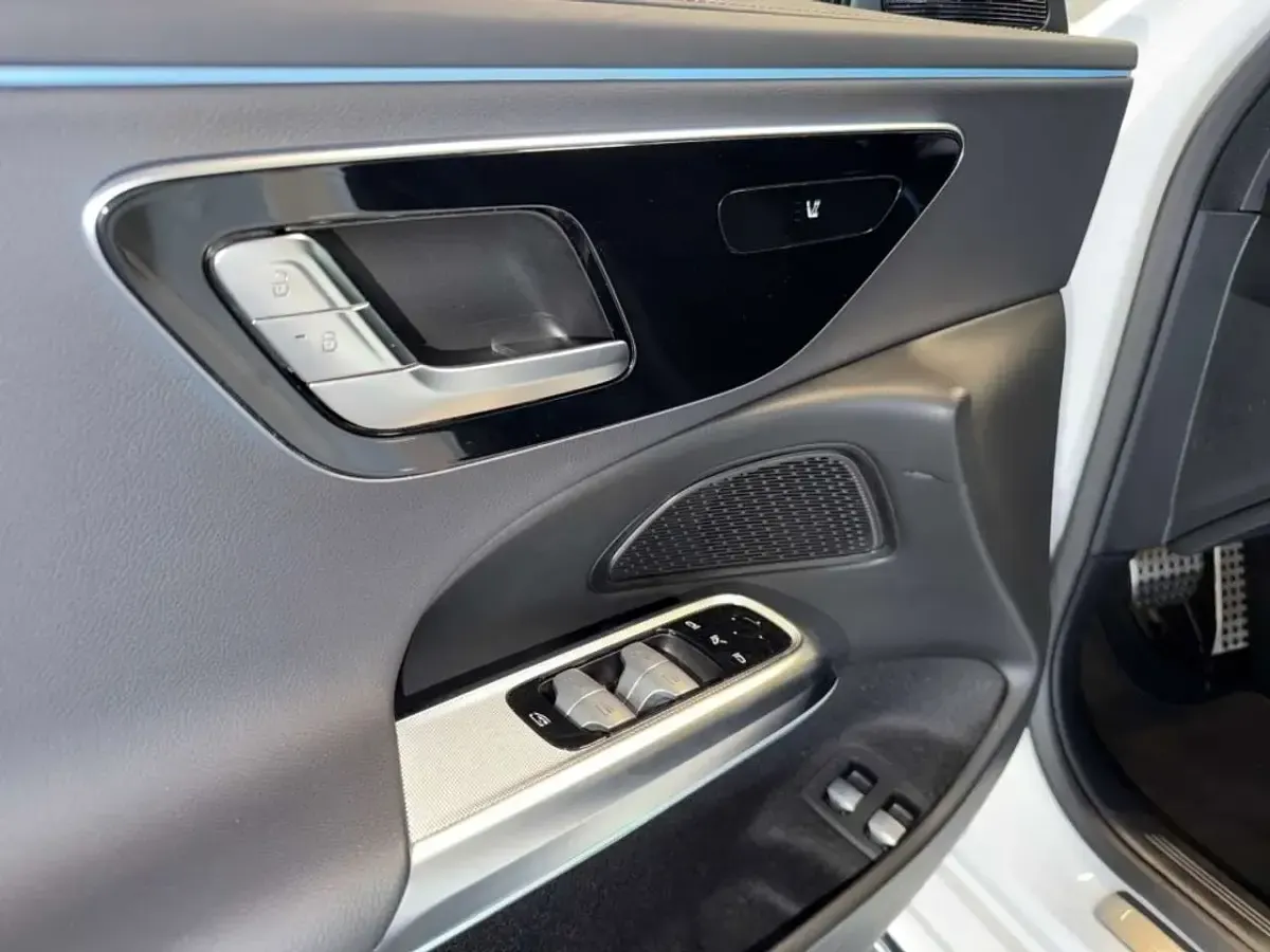 Gebraucht Mercedes E300 AMG 204 PS (150 kW) 2024 Weiß Kombi