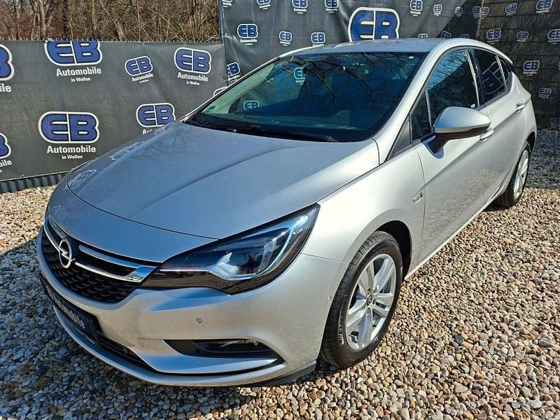 Gebraucht Opel Astra Dynamic 125 PS (91 kW) 2017 Silber Limousine