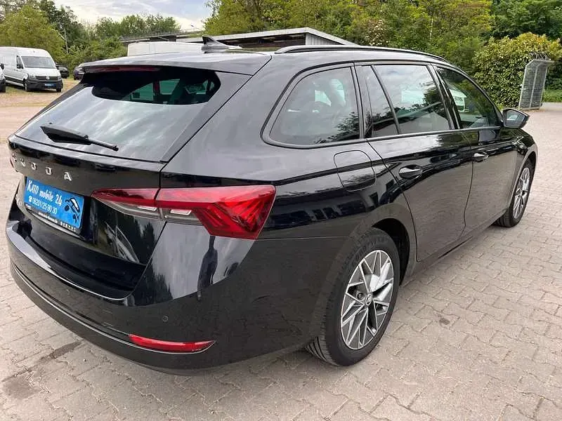 Gebraucht Skoda Octavia G-TEC Tour 131 PS (96 kW) 2023 Schwarzmagic perleffekt Kombi