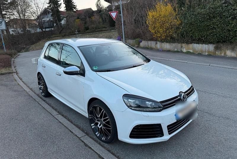 Gebraucht VW Golf VI R 105 PS (77 kW) 2011 Weiß Kleinwagen