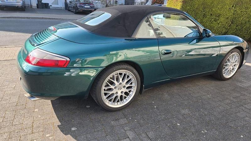 Gebraucht Porsche 996 320 PS (235 kW) 2001 Grün Cabrio