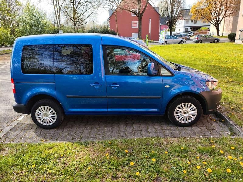 Usata VW Caddy 102 CV (75 kW) 2013 Blu Monovolume