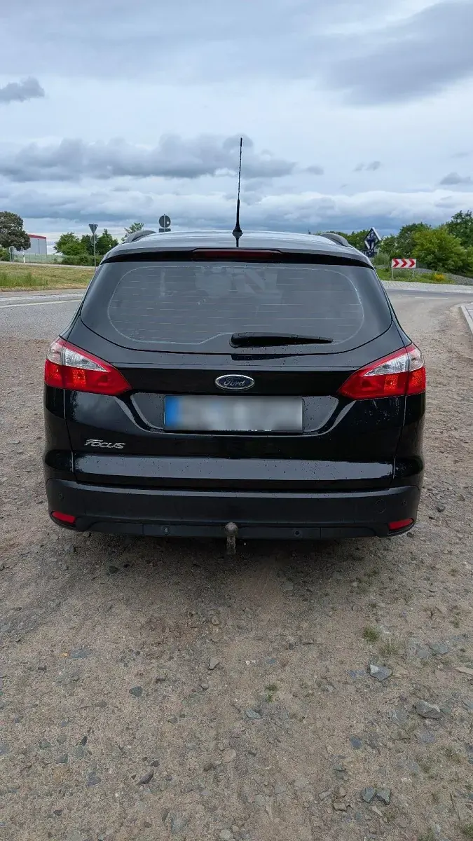 Gebraucht Ford Focus 125 PS (91 kW) 2012 Schwarz Kombi
