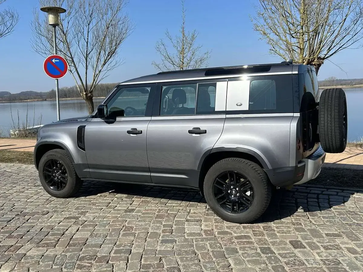 Usata Land Rover Defender 249 CV (183 kW) 2021 Grigio SUV