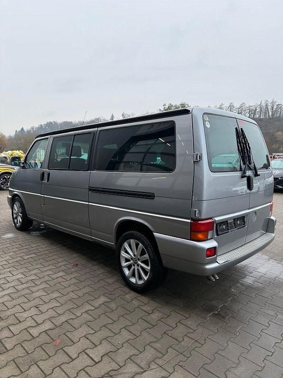 Gebraucht VW Caravelle 102 PS (75 kW) 2000 Silber Van / Kleinbus