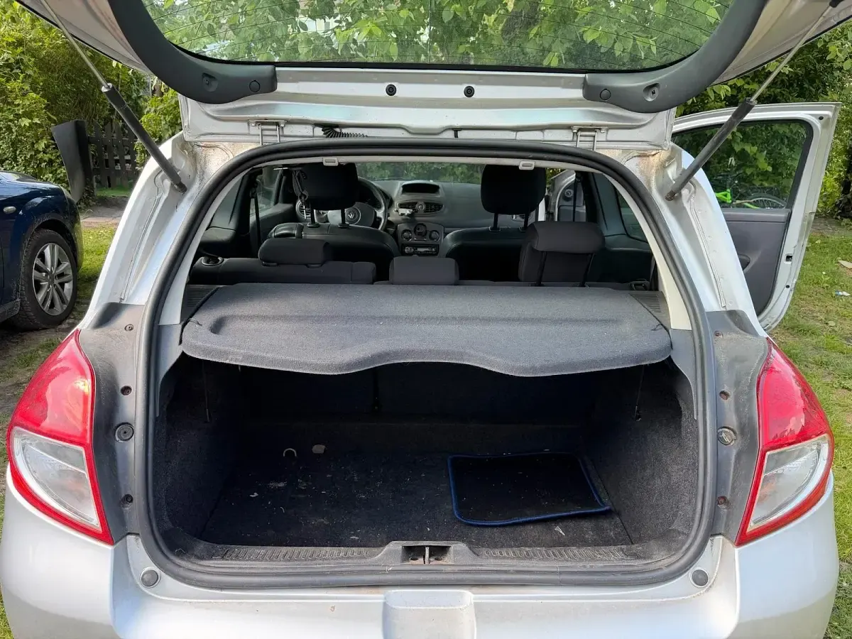 Gebraucht Renault Clio II 75 PS (55 kW) 2007 Grau Kleinwagen