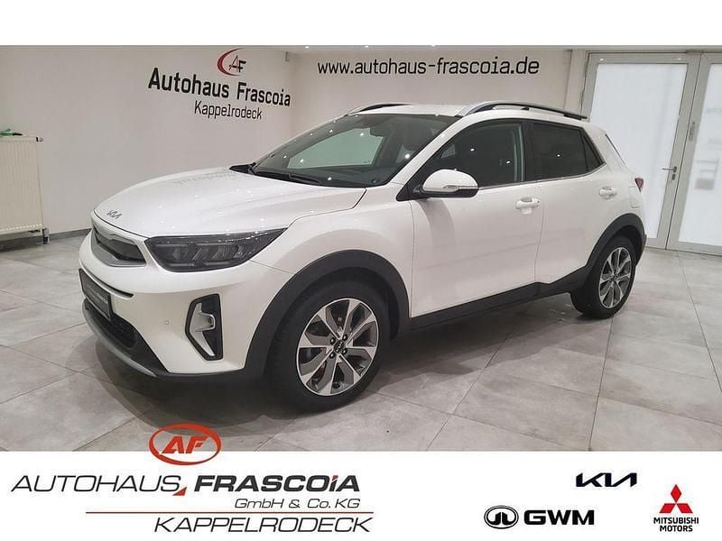 (ud) schneeweiss Gebraucht 2024 Kia Stonic Spirit SUV | 19.900 € (Guter Preis) - Bild 1/4