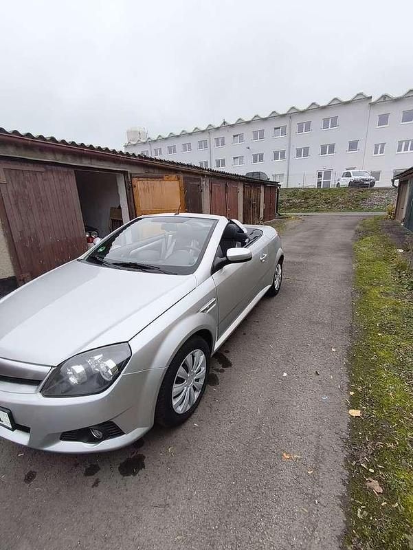 Gebraucht Opel Tigra Edition 90 PS (66 kW) 2009 Cabrio